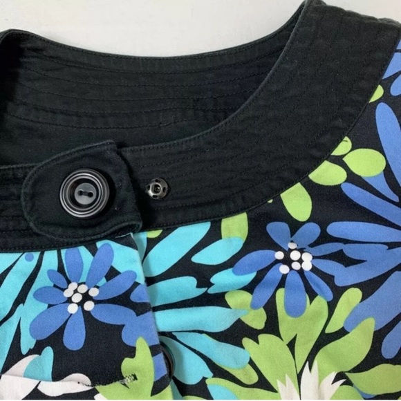 Floral Button Down Short Sleeve Blouse - Picture 5 of 8